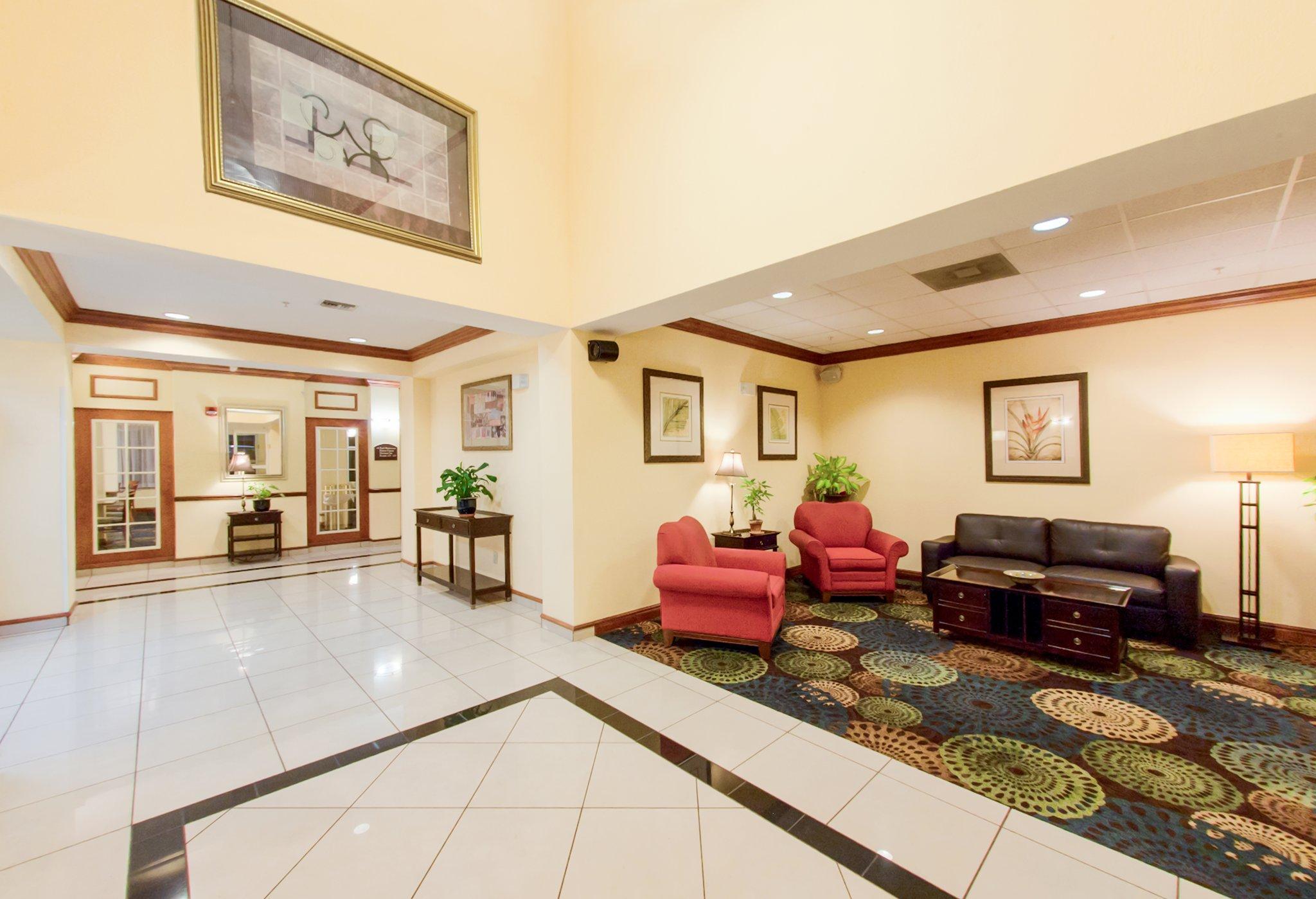 Holiday Inn Express Hotel & Suites Tampa-Fairgrounds-Casino By Ihg Exterior photo