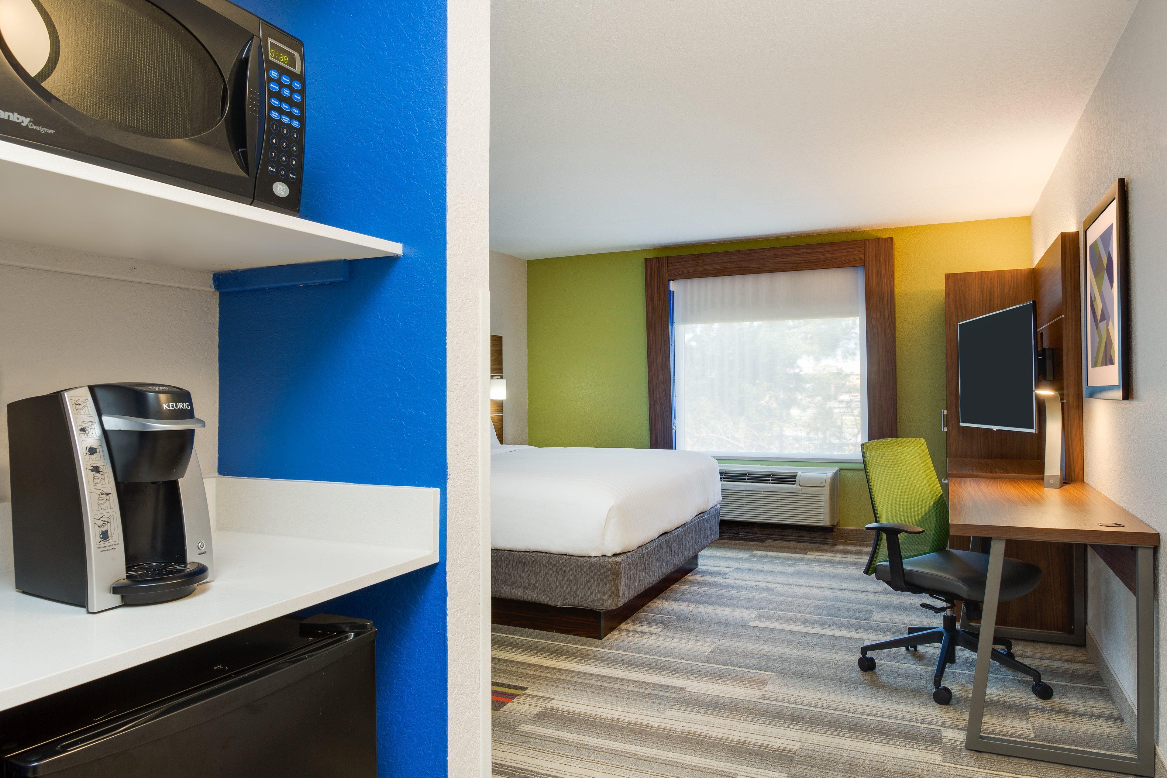 Holiday Inn Express Hotel & Suites Tampa-Fairgrounds-Casino By Ihg Exterior photo