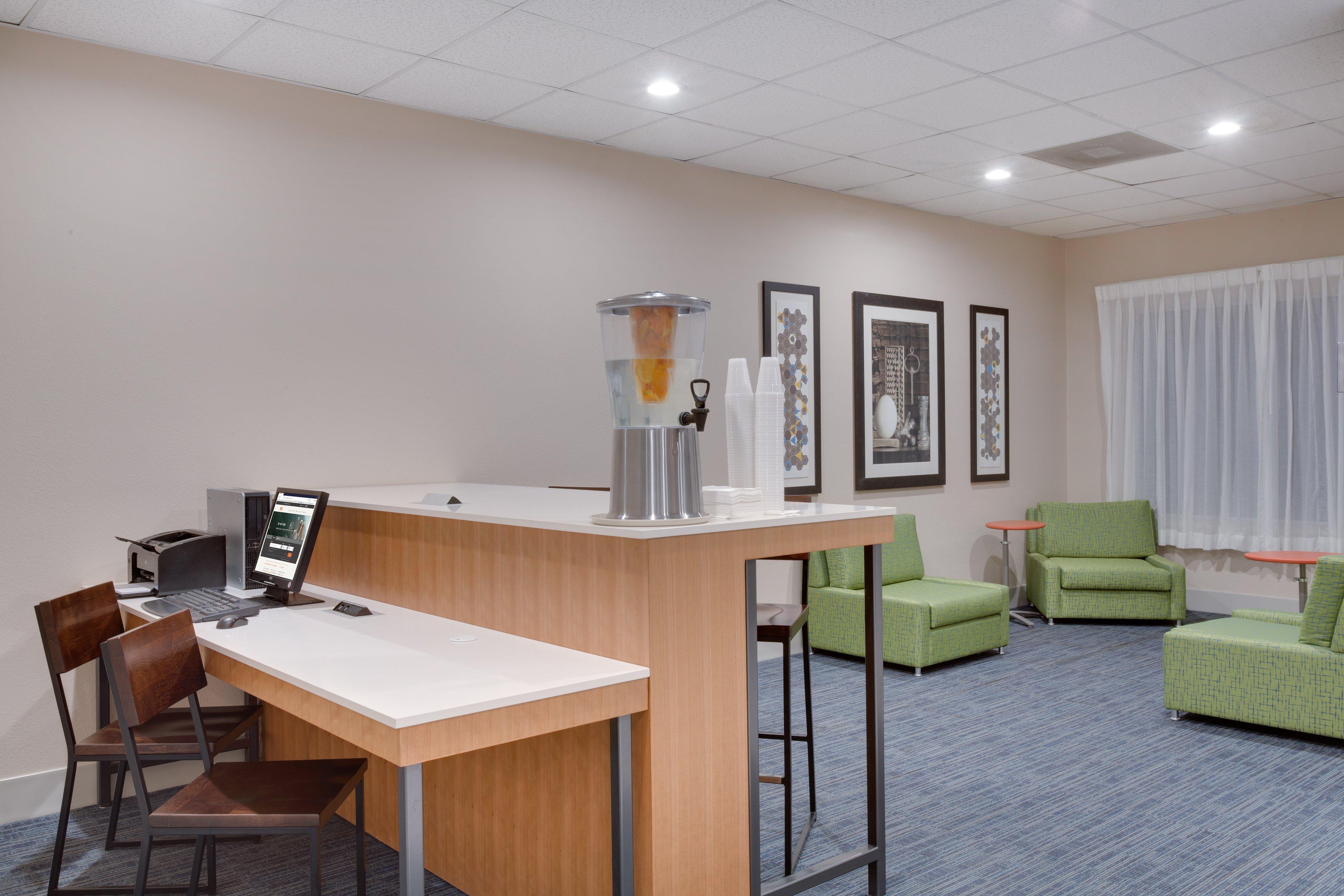 Holiday Inn Express Hotel & Suites Tampa-Fairgrounds-Casino By Ihg Exterior photo