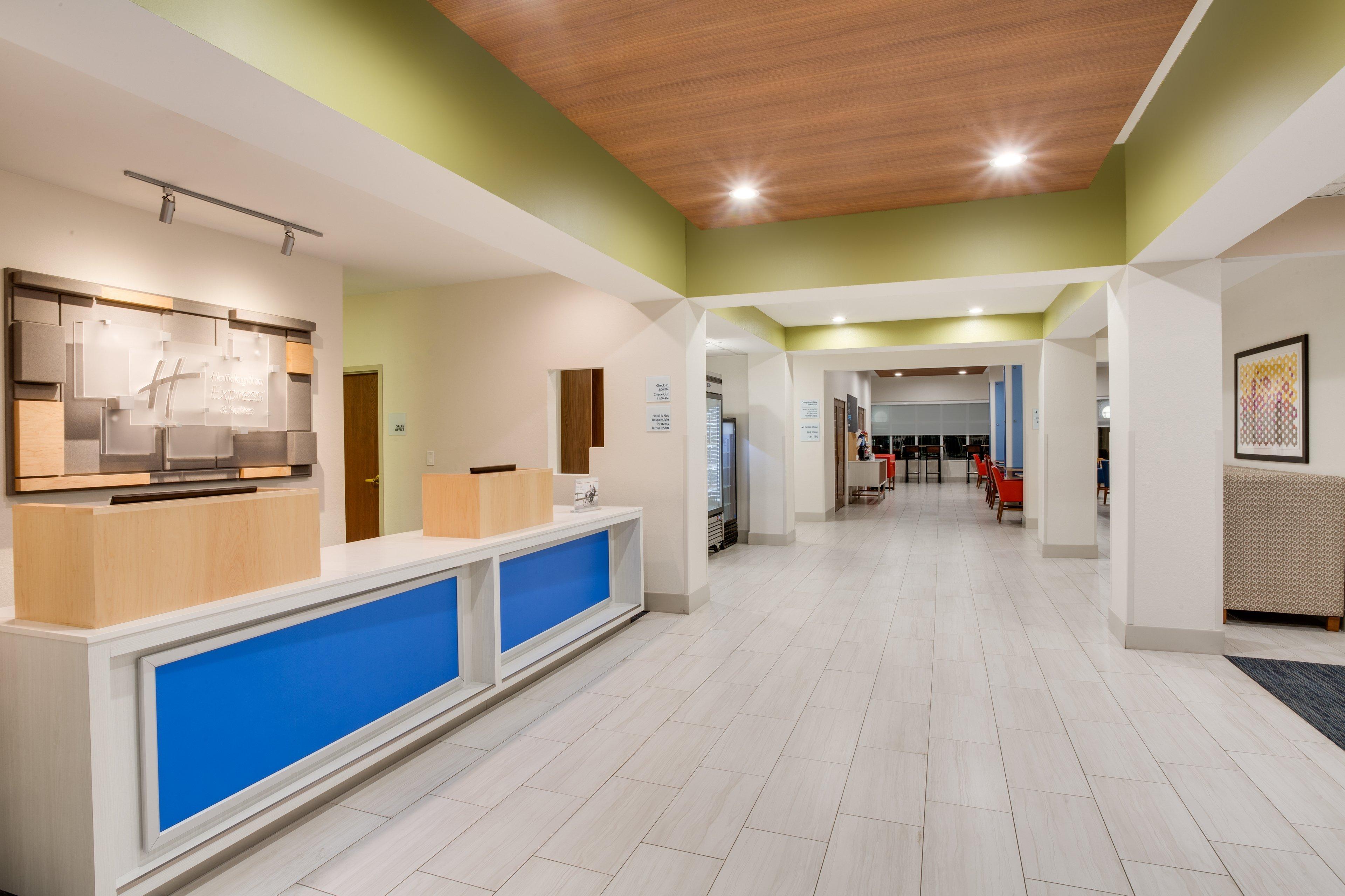 Holiday Inn Express Hotel & Suites Tampa-Fairgrounds-Casino By Ihg Exterior photo